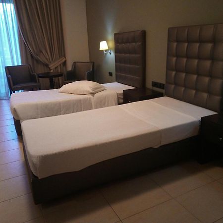 Amalias Hotel Kourouta Esterno foto